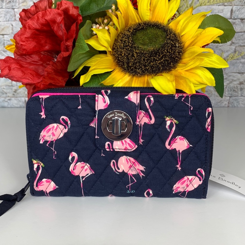 🆕 Vera Bradley RFID Turn Lock Wallet